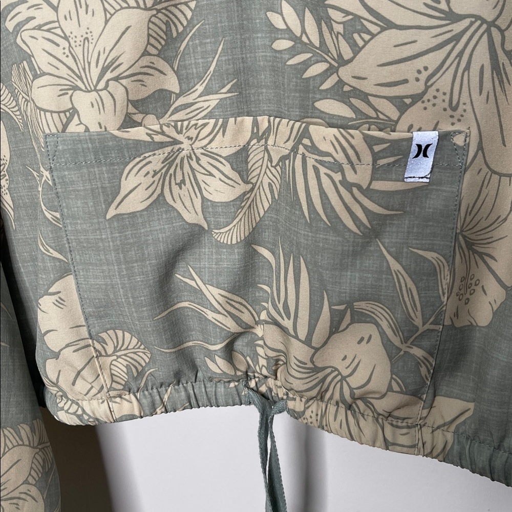 Hurley Green and Cream Cropped Hooded Jacket - Picture 5 of 8